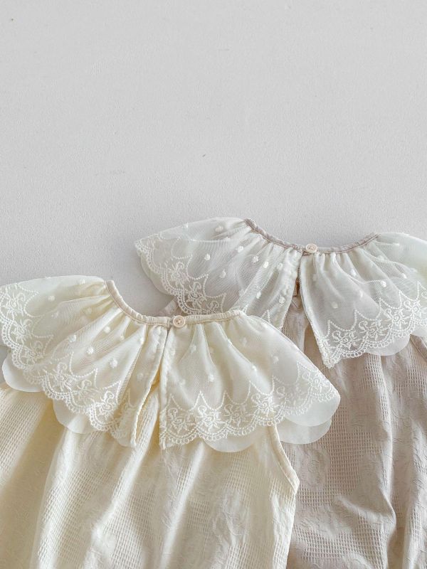 蕾絲大花翻領無袖包屁衣 