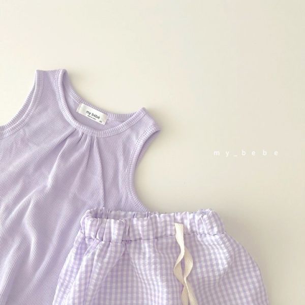 薄款無袖背心+棉麻短褲 