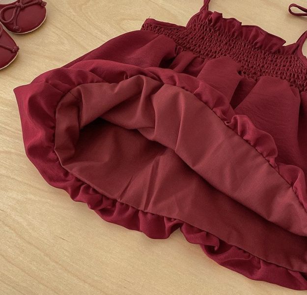 木耳立領點點上衣+酒紅綁帶吊帶裙 