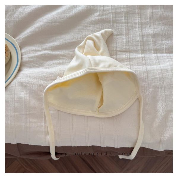 素色蕾絲拼接精靈尖尖護耳帽 