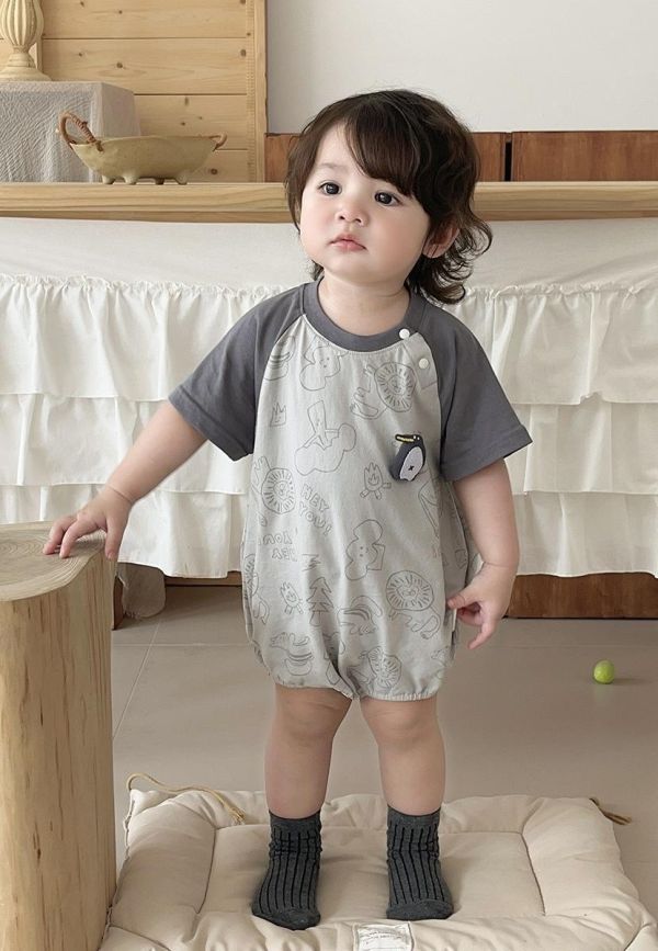 可愛塗鴉企鵝布偶拼袖包屁衣 