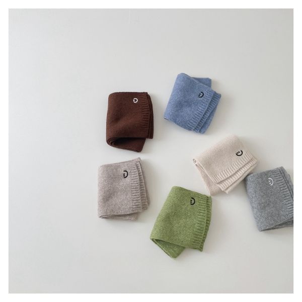 奶油色笑臉刺繡針織圍巾 