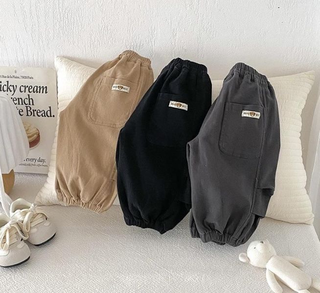 百搭素色小標素色束口褲 