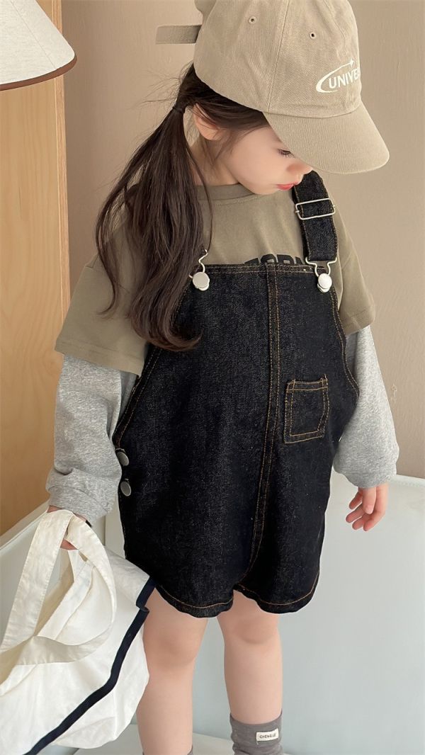 卡通貼標牛仔吊帶短褲 