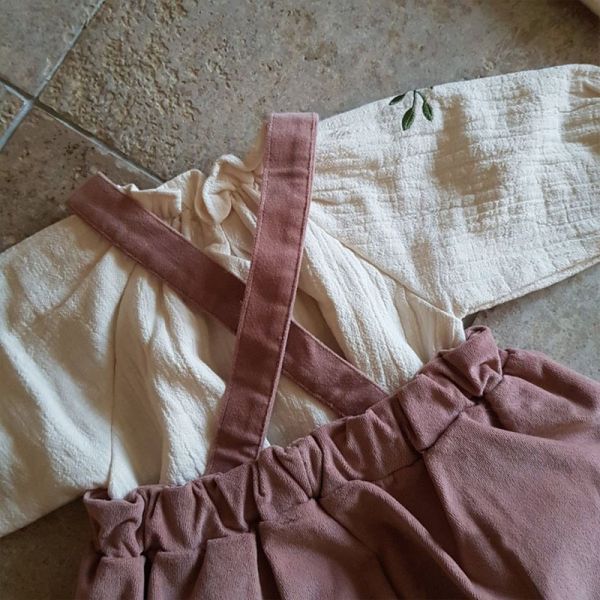 燈芯絨小花刺繡吊帶裙 