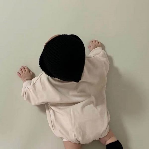 不修邊HERE布標包屁衣 
