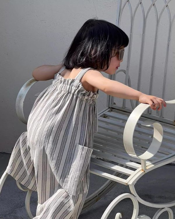 雙色豎條紋雙口袋吊帶連身褲 