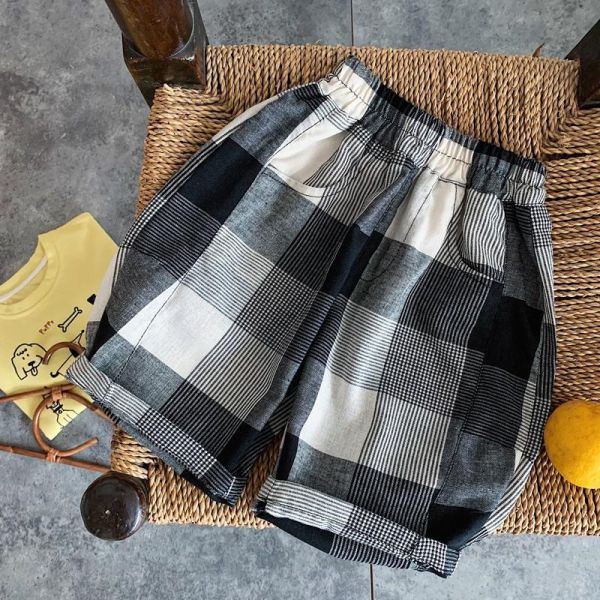 百搭休閒大格紋七分短褲 