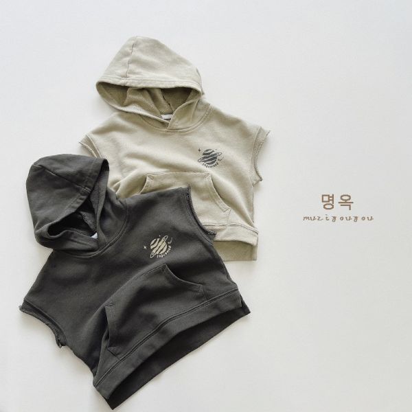 星球不修邊連帽背心 