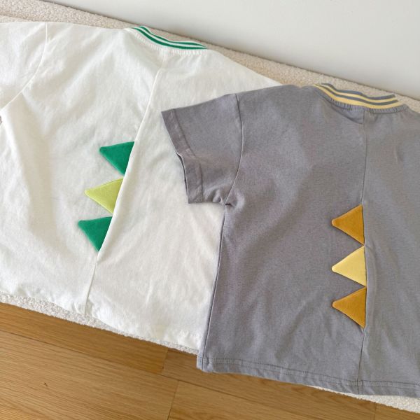 恐龍塗鴉立體背鰭造型上衣 