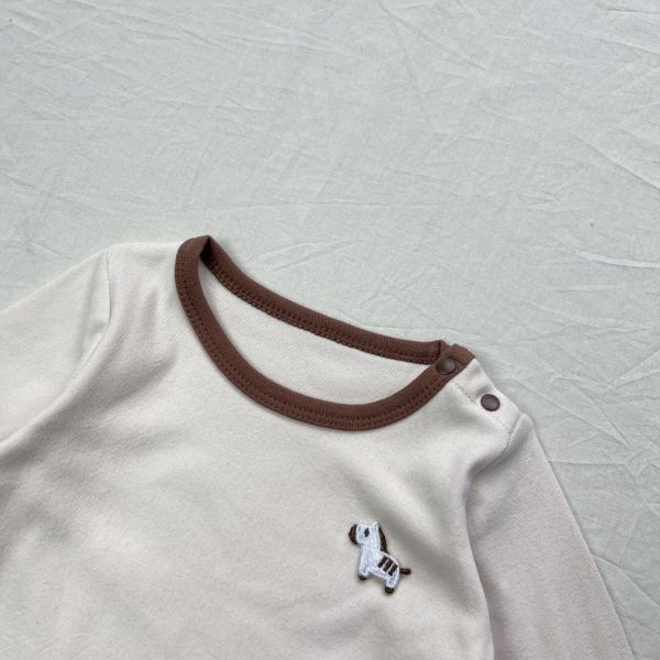 新生兒撞色拚袖可愛肩釦包屁衣 