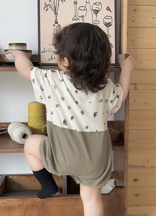 假兩件狗狗點點吊帶包屁衣 