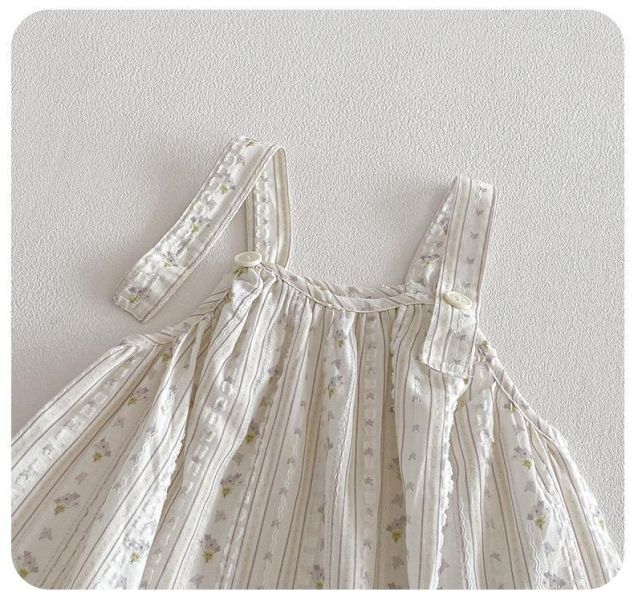 飛袖螺紋上衣+碎花吊帶蘿蔔褲 