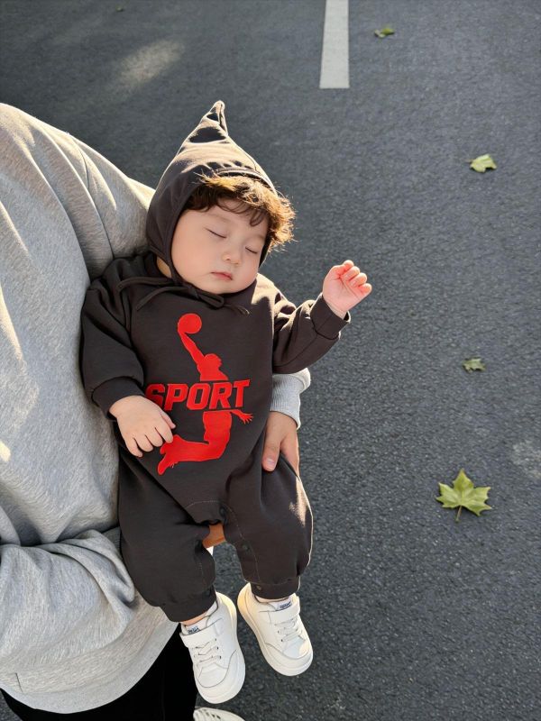 運動風籃球印花連身裝+帽 