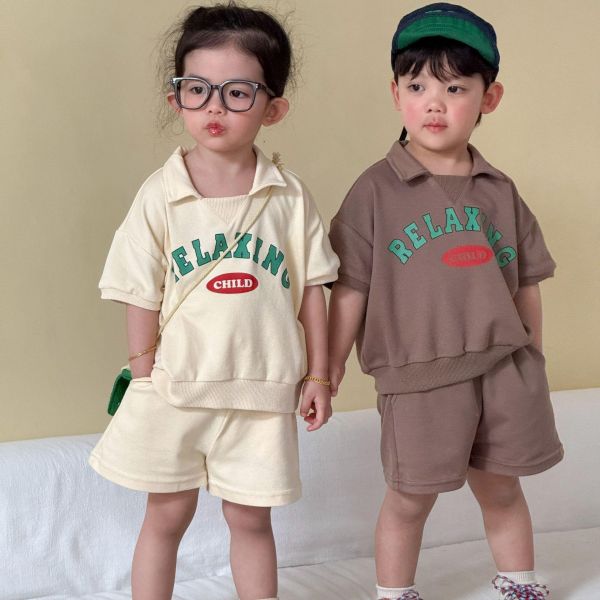 運動風翻領字母素色兩件式套裝 