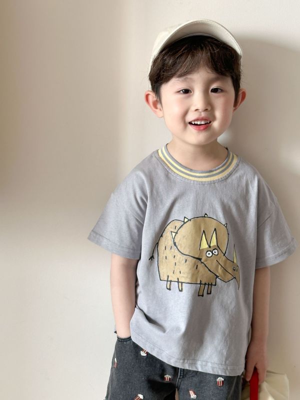 恐龍塗鴉立體背鰭造型上衣 