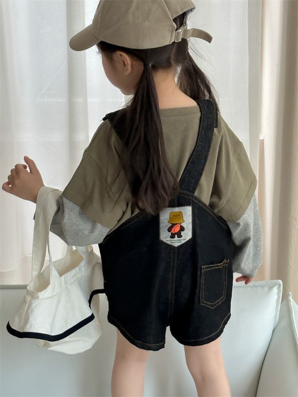 卡通貼標牛仔吊帶短褲 