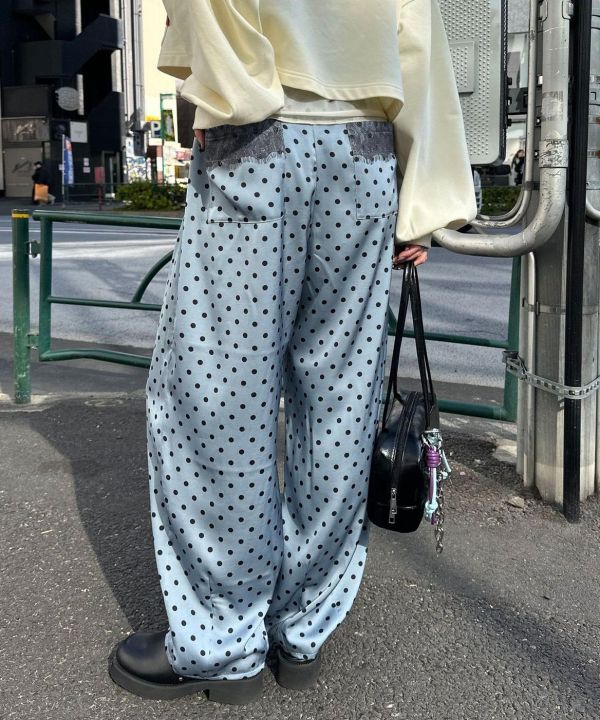 緞面蕾絲點點褲 