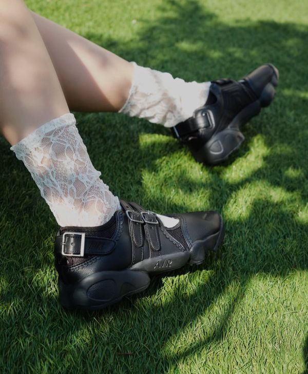 NIKE AIR RIFT 皮革雙釦 