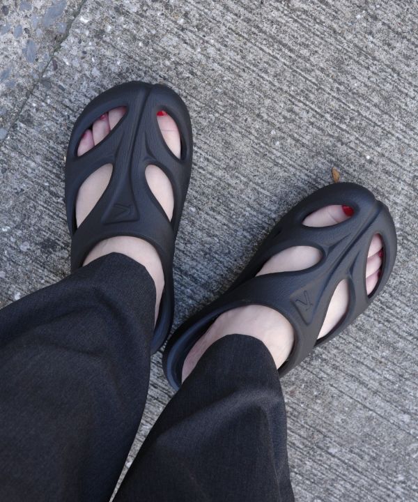 KEEN SHANTI 拖鞋 防水拖鞋 涼鞋 Keen