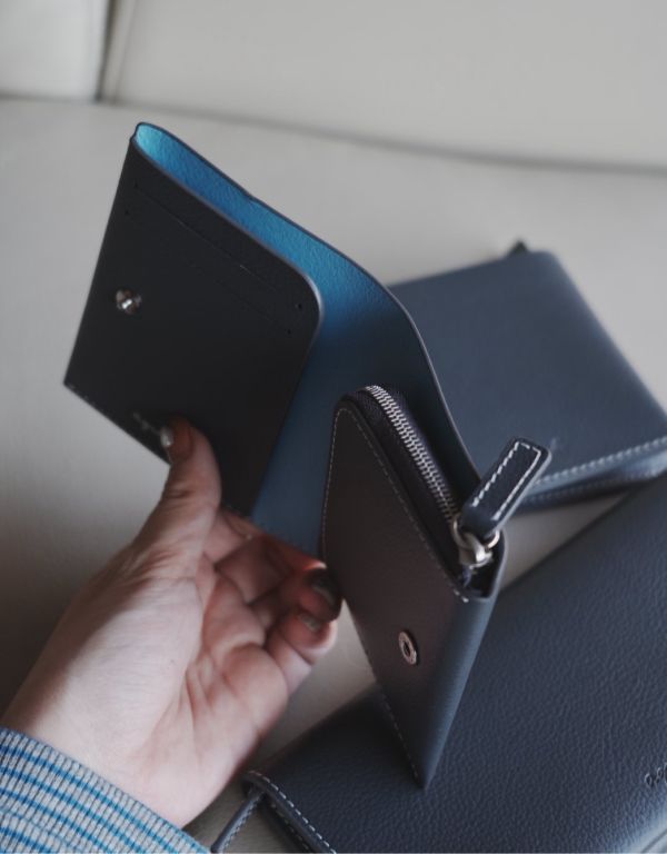 agnes.b 素雅中性皮夾 