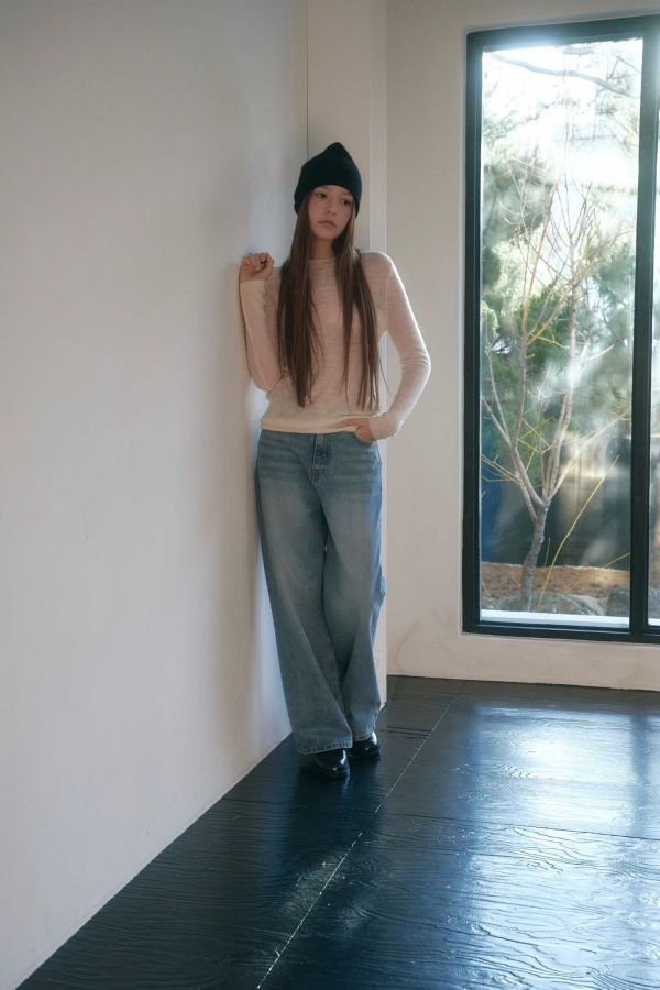 初春淡藍刷色直筒牛仔褲 