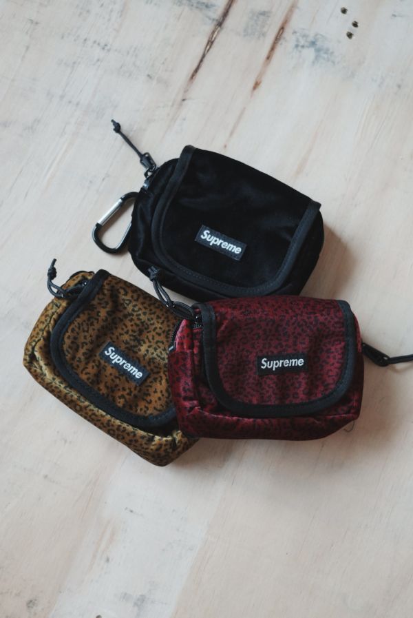 Supreme 25FW Velvet Mini Pouch 天鵝絨豹紋零錢包 