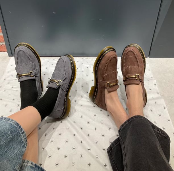 DR.MARTENS ADRIAN SNAFFLE 巧克力棕 