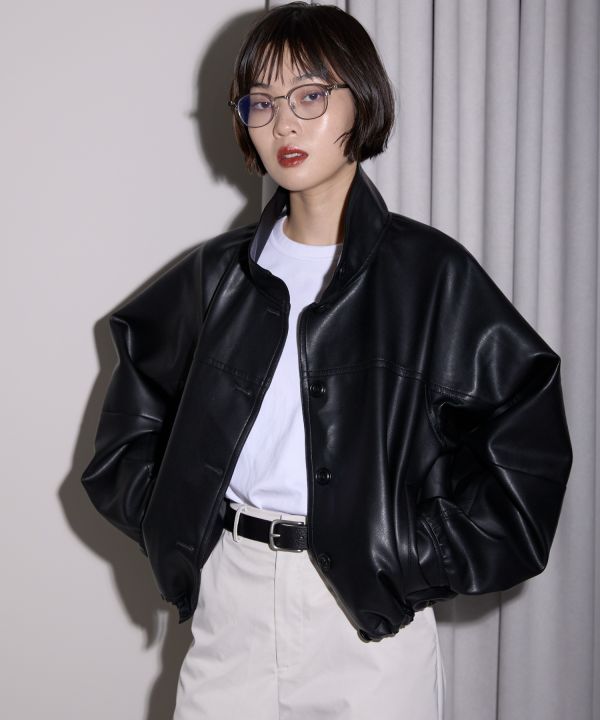 短版收腰皮外套 