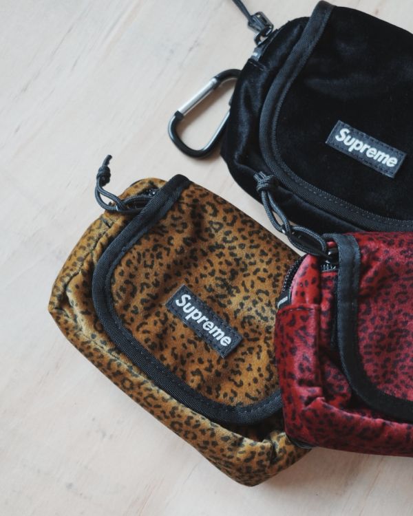 Supreme 25FW Velvet Mini Pouch 天鵝絨豹紋零錢包 