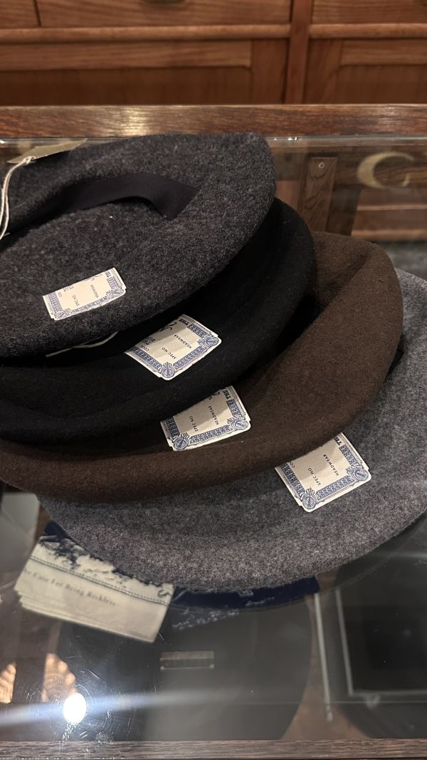 THE H.W. DOG & CO 大帽簷羊毛貝蕾帽 