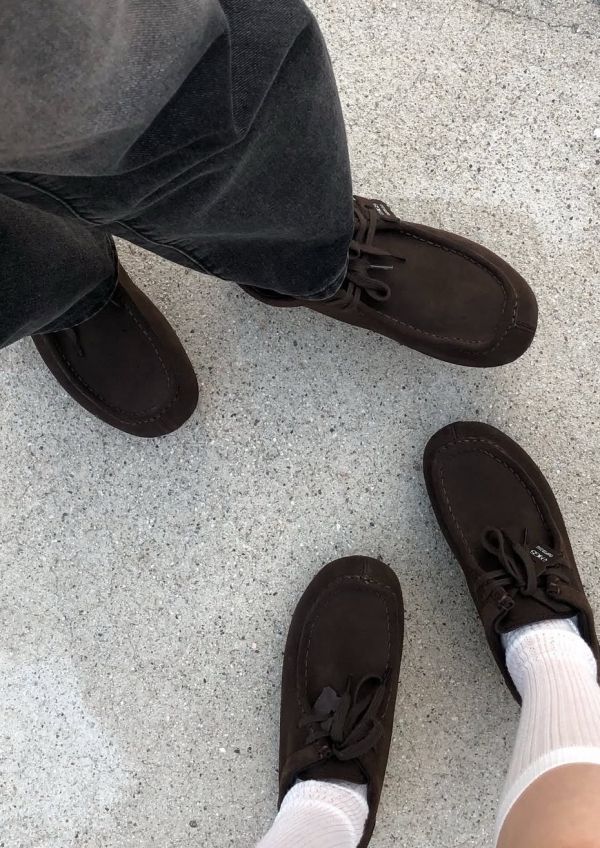 23.65 NUTTY 麂皮袋鼠鞋 