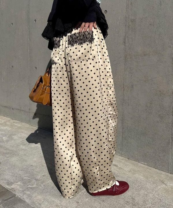 緞面蕾絲點點褲 