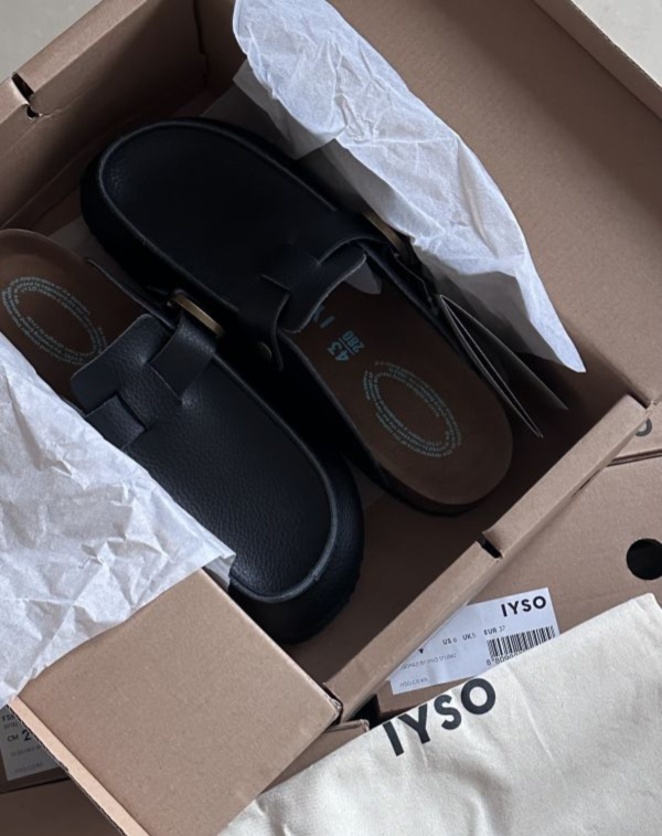 IYSO 真皮半拖鞋 