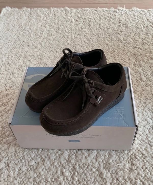 23.65 NUTTY 麂皮袋鼠鞋 