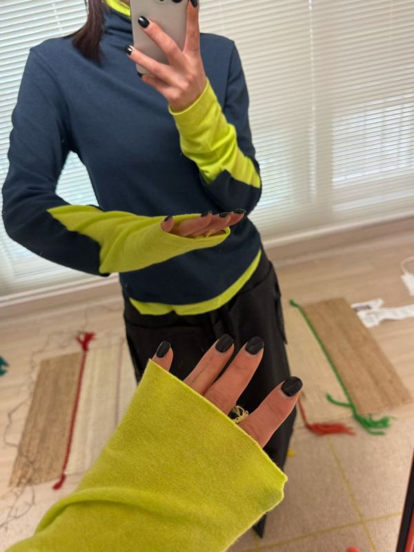 假兩件設計小高領打底衣 