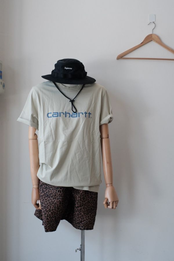 Carhartt 酪梨牛奶 logo T 