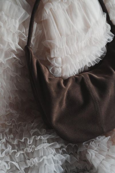 麂皮單肩牛角包 