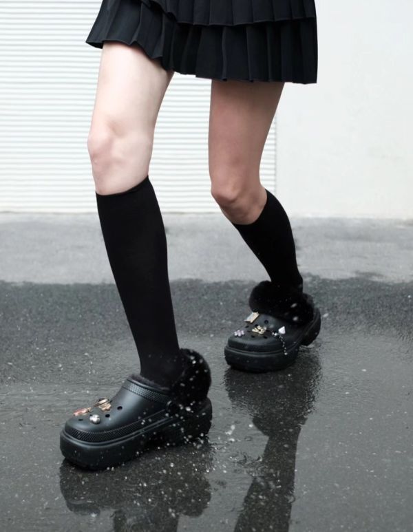 CROCS STOMP LINED CLOG 雪屋 