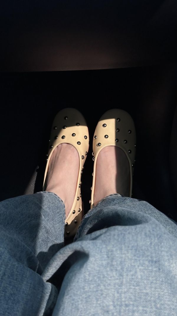 珠珠皮革娃娃鞋 