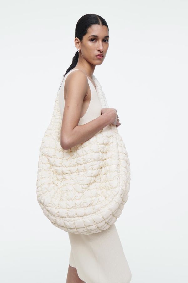 COS RECYCLED POLYESTER QUILTED OVERSIZED SHOULDER BAG 