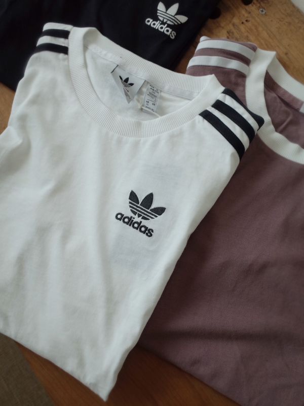 *快速出貨*ADIDAS 三線女款短T 