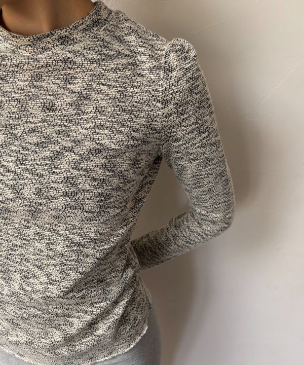 提花小高領薄長T 