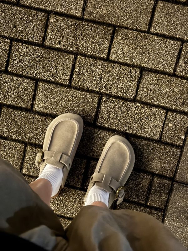 IYSO 真皮半拖鞋 