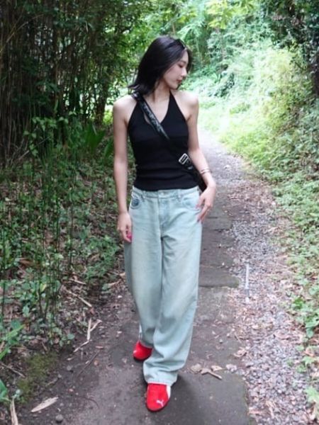 深V花邊大露背 辣妹背心 