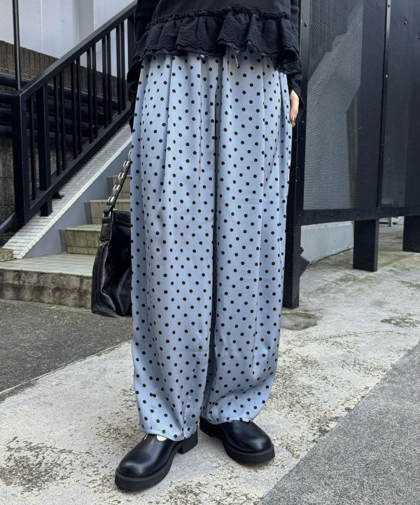 緞面蕾絲點點褲 