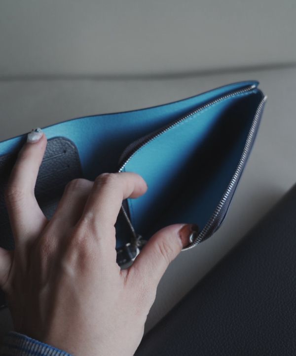 agnes.b 素雅中性皮夾 