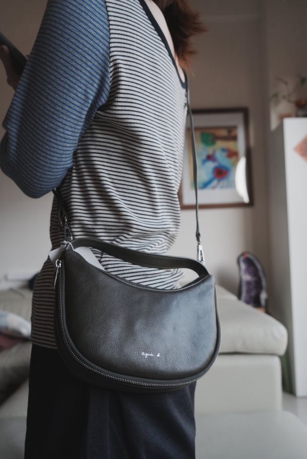 agnes b. Voyage 真皮彎月兩用包 