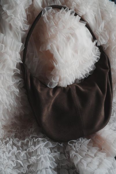 麂皮單肩牛角包 