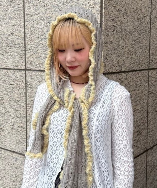 RAY BEAMS荷葉邊連帽圍巾 